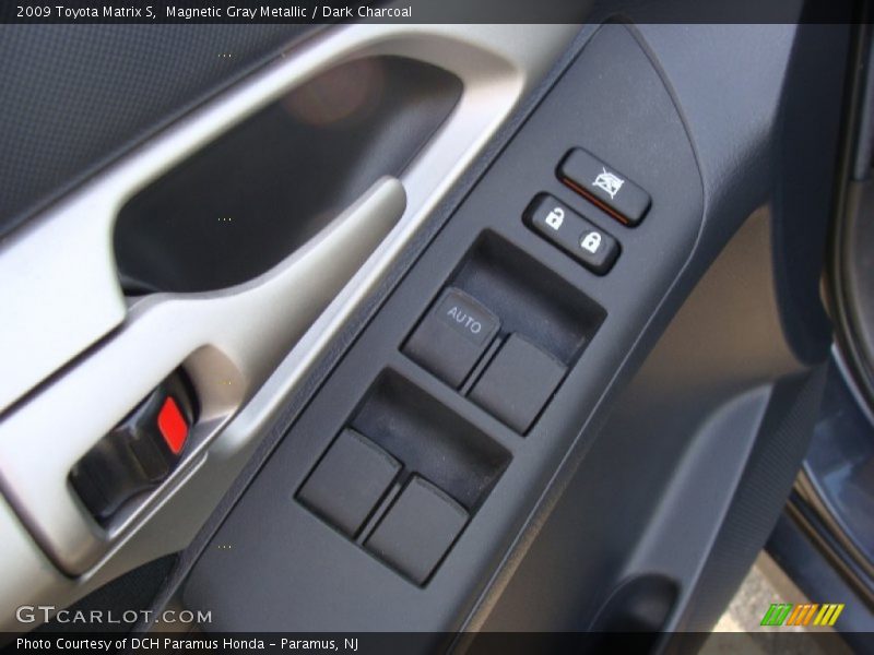 Magnetic Gray Metallic / Dark Charcoal 2009 Toyota Matrix S