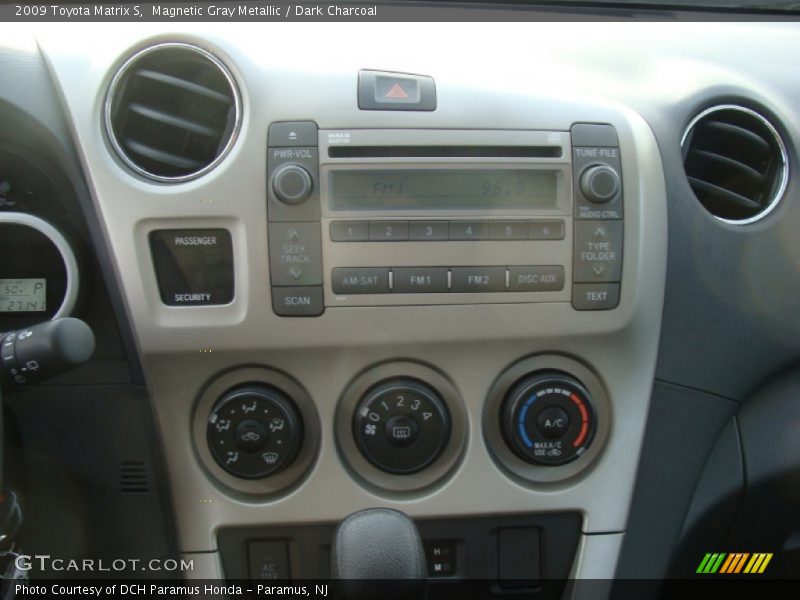 Magnetic Gray Metallic / Dark Charcoal 2009 Toyota Matrix S