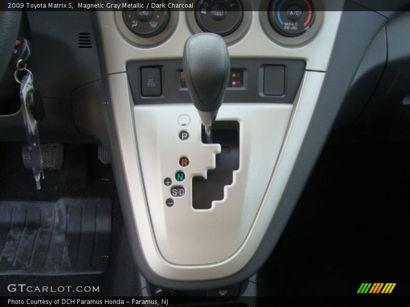 Magnetic Gray Metallic / Dark Charcoal 2009 Toyota Matrix S