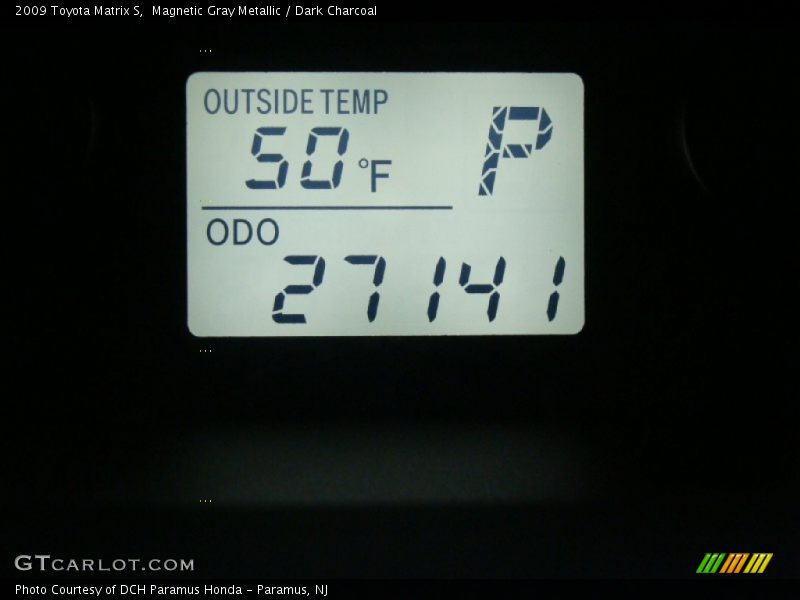Magnetic Gray Metallic / Dark Charcoal 2009 Toyota Matrix S