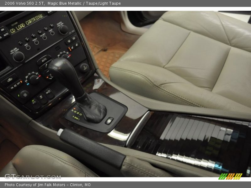 Magic Blue Metallic / Taupe/Light Taupe 2006 Volvo S60 2.5T