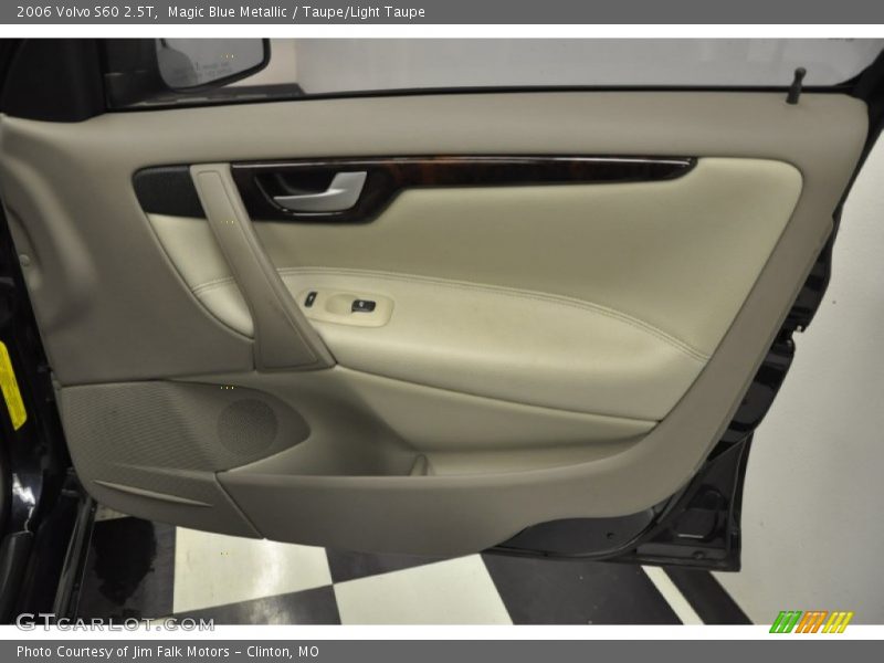 Magic Blue Metallic / Taupe/Light Taupe 2006 Volvo S60 2.5T