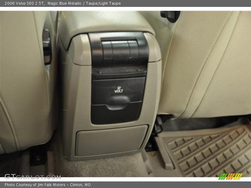 Magic Blue Metallic / Taupe/Light Taupe 2006 Volvo S60 2.5T