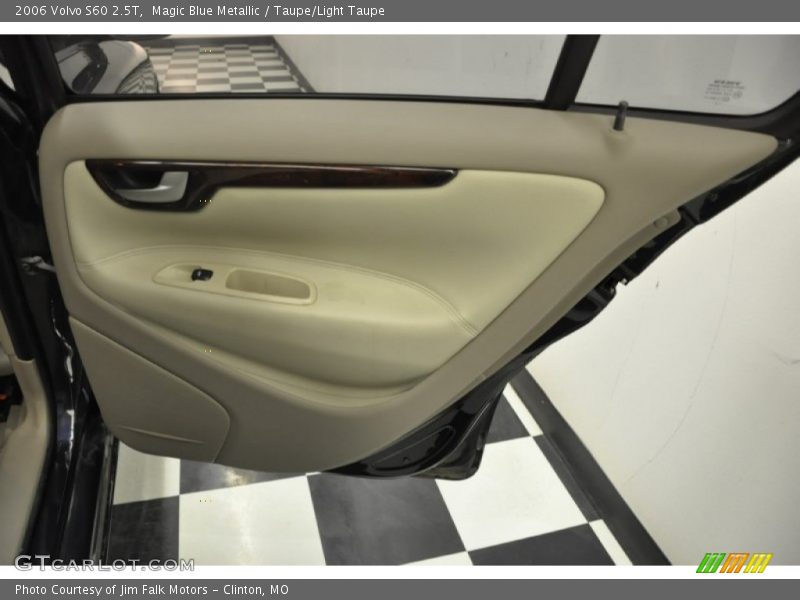 Magic Blue Metallic / Taupe/Light Taupe 2006 Volvo S60 2.5T