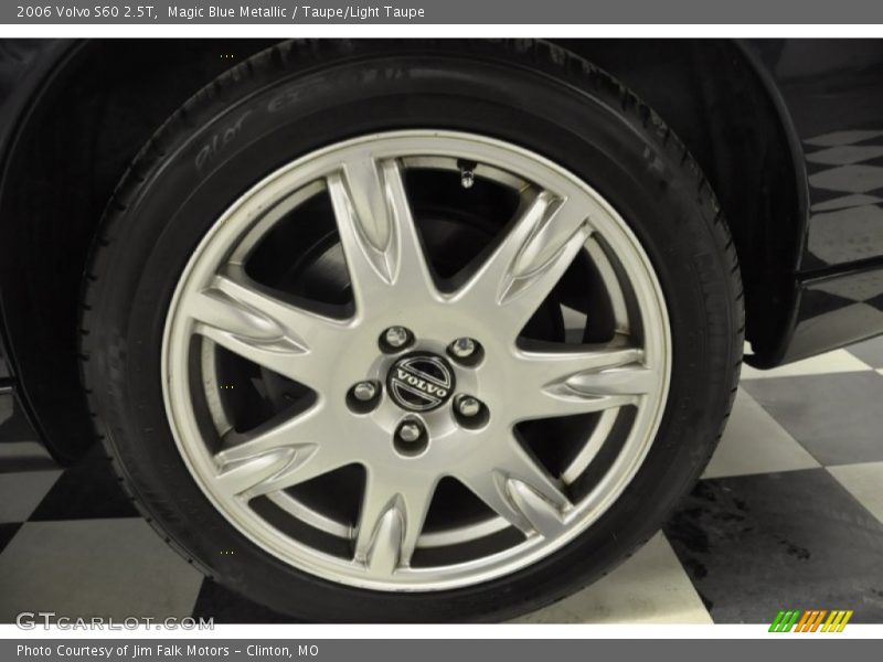 Magic Blue Metallic / Taupe/Light Taupe 2006 Volvo S60 2.5T