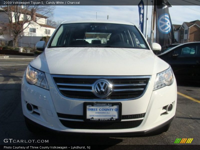 Candy White / Charcoal 2009 Volkswagen Tiguan S