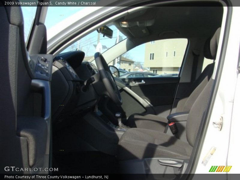 Candy White / Charcoal 2009 Volkswagen Tiguan S