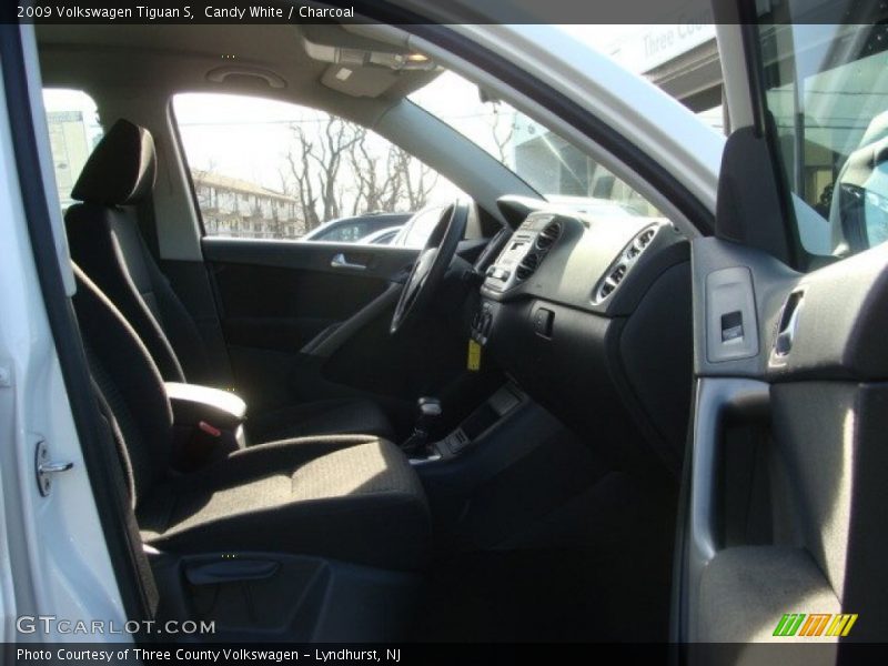 Candy White / Charcoal 2009 Volkswagen Tiguan S
