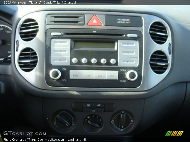 Candy White / Charcoal 2009 Volkswagen Tiguan S