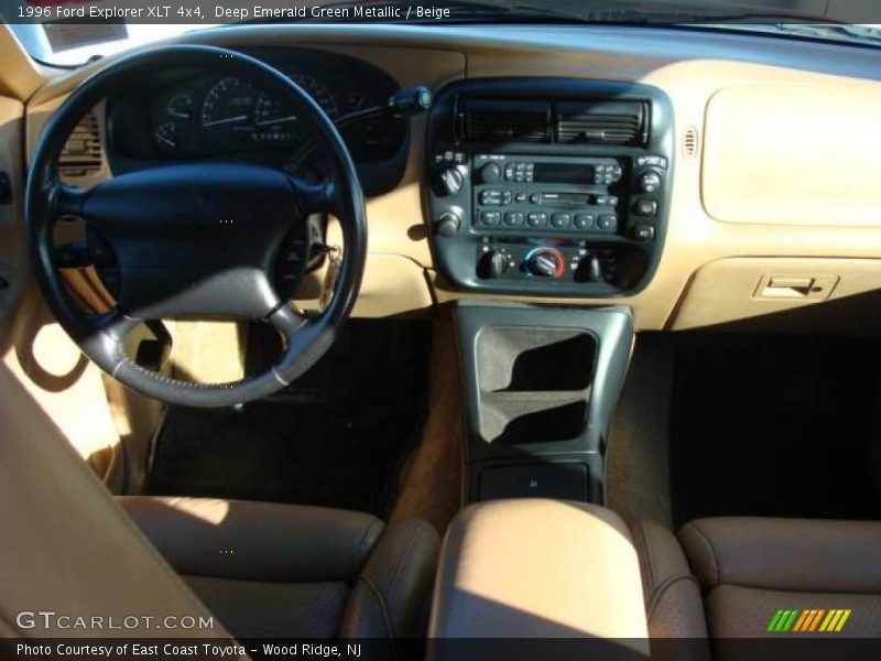Deep Emerald Green Metallic / Beige 1996 Ford Explorer XLT 4x4