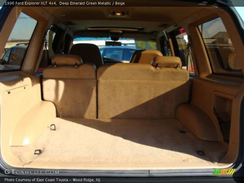 Deep Emerald Green Metallic / Beige 1996 Ford Explorer XLT 4x4