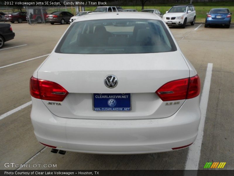 Candy White / Titan Black 2012 Volkswagen Jetta SE Sedan