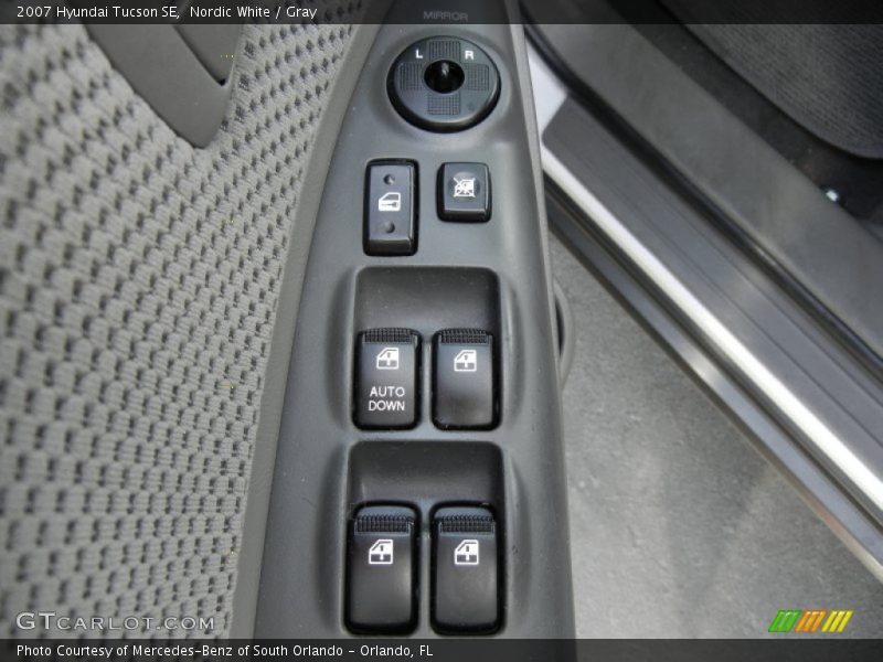 Nordic White / Gray 2007 Hyundai Tucson SE