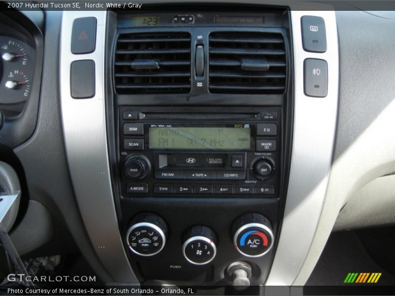 Nordic White / Gray 2007 Hyundai Tucson SE