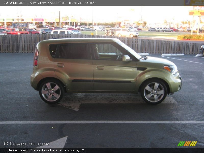 Alien Green / Sand/Black Houndstooth Cloth 2010 Kia Soul !