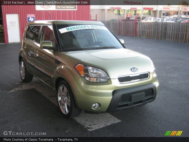 Alien Green / Sand/Black Houndstooth Cloth 2010 Kia Soul !