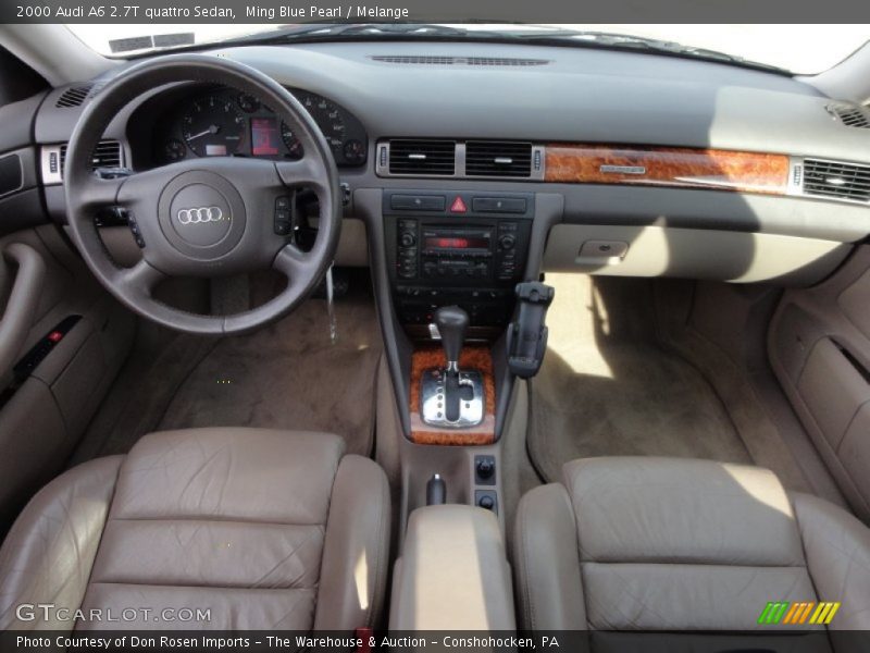 Dashboard of 2000 A6 2.7T quattro Sedan