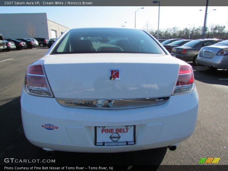Cream White / Morocco Brown 2007 Saturn Aura XR