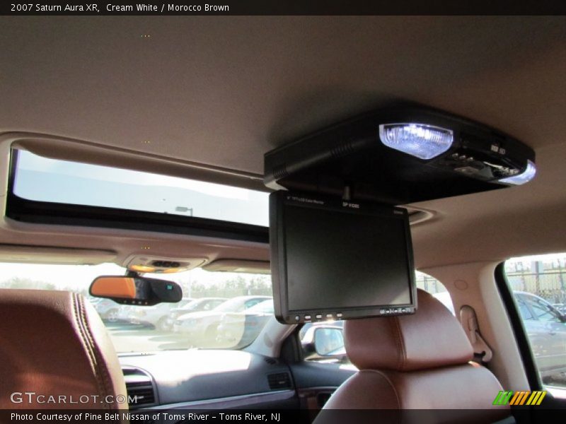 Cream White / Morocco Brown 2007 Saturn Aura XR