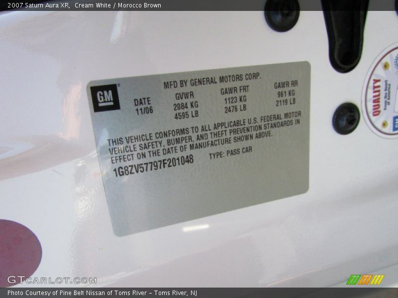 Cream White / Morocco Brown 2007 Saturn Aura XR