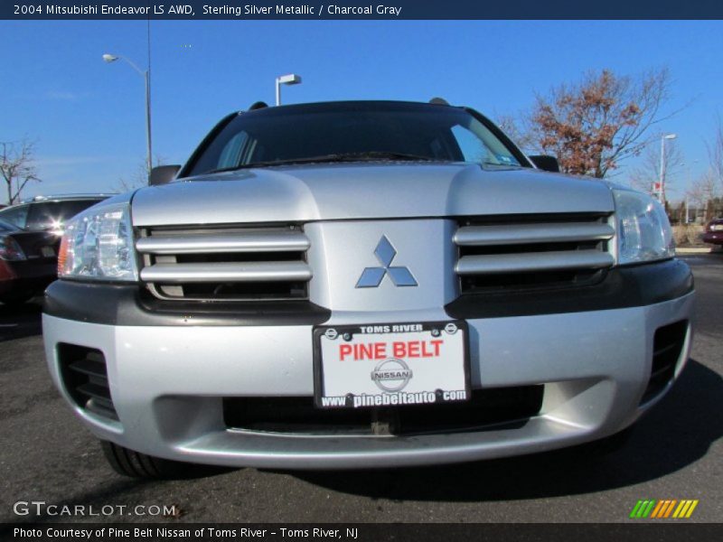 Sterling Silver Metallic / Charcoal Gray 2004 Mitsubishi Endeavor LS AWD