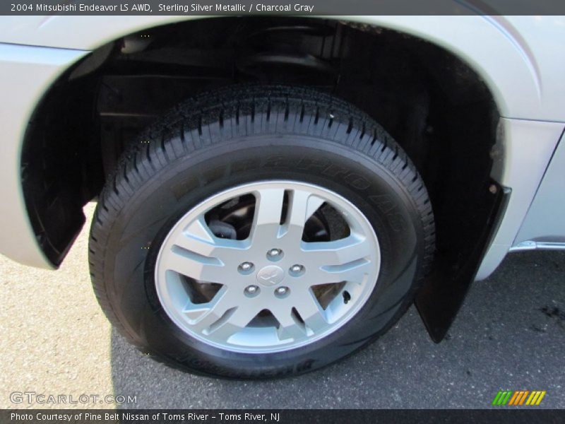 Sterling Silver Metallic / Charcoal Gray 2004 Mitsubishi Endeavor LS AWD