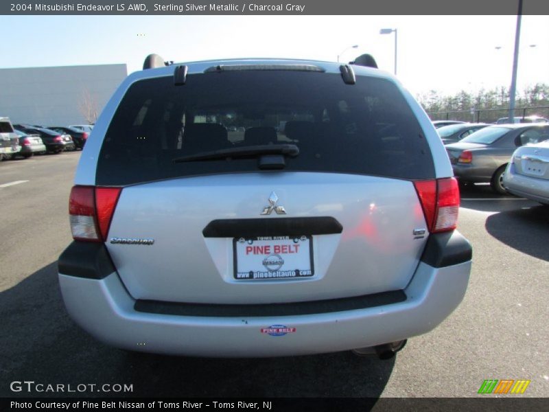 Sterling Silver Metallic / Charcoal Gray 2004 Mitsubishi Endeavor LS AWD