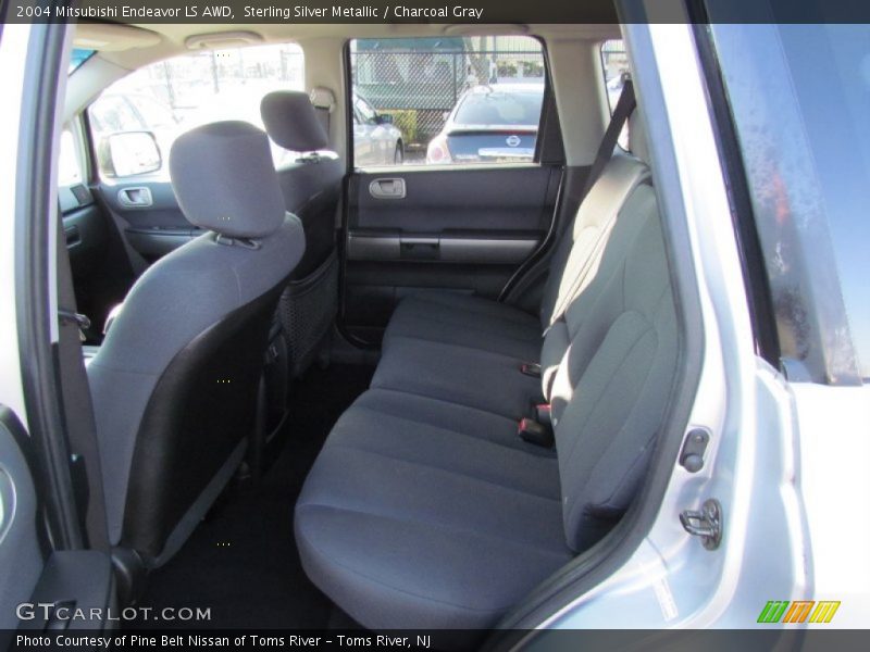 Sterling Silver Metallic / Charcoal Gray 2004 Mitsubishi Endeavor LS AWD