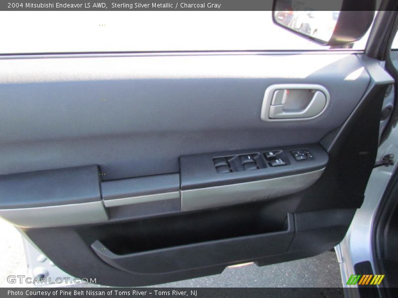Sterling Silver Metallic / Charcoal Gray 2004 Mitsubishi Endeavor LS AWD
