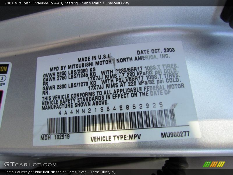 Sterling Silver Metallic / Charcoal Gray 2004 Mitsubishi Endeavor LS AWD