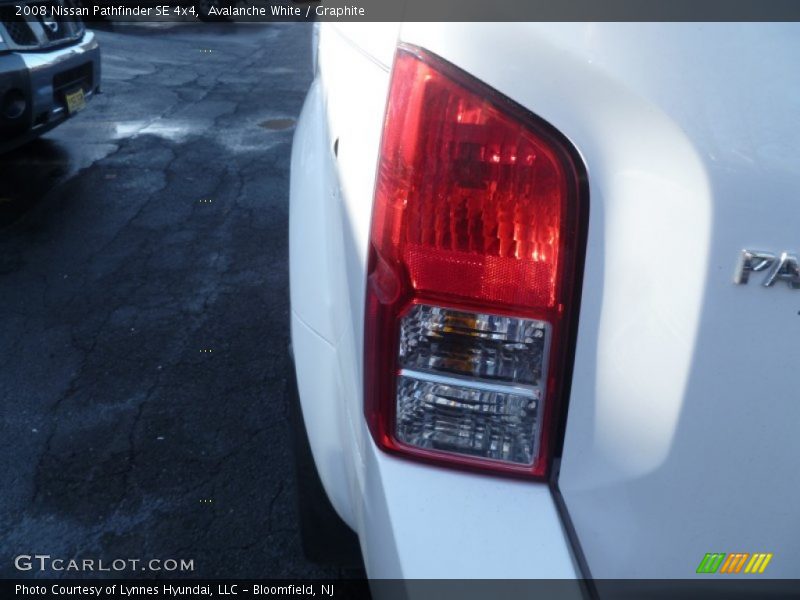 Avalanche White / Graphite 2008 Nissan Pathfinder SE 4x4