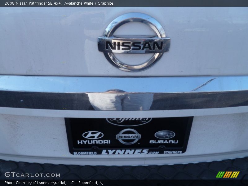 Avalanche White / Graphite 2008 Nissan Pathfinder SE 4x4