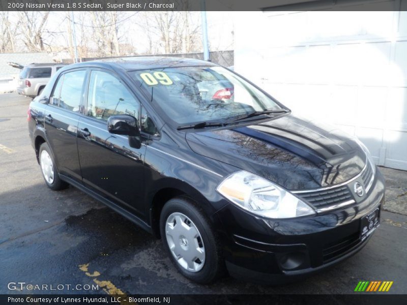 Super Black / Charcoal 2009 Nissan Versa 1.8 S Sedan