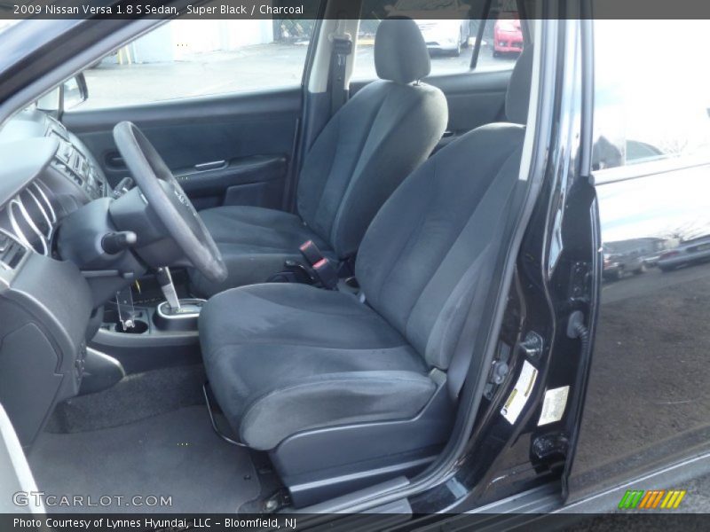 Super Black / Charcoal 2009 Nissan Versa 1.8 S Sedan