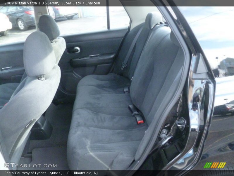 Super Black / Charcoal 2009 Nissan Versa 1.8 S Sedan