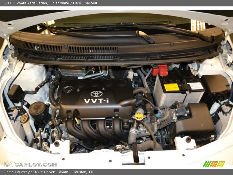 Polar White / Dark Charcoal 2010 Toyota Yaris Sedan