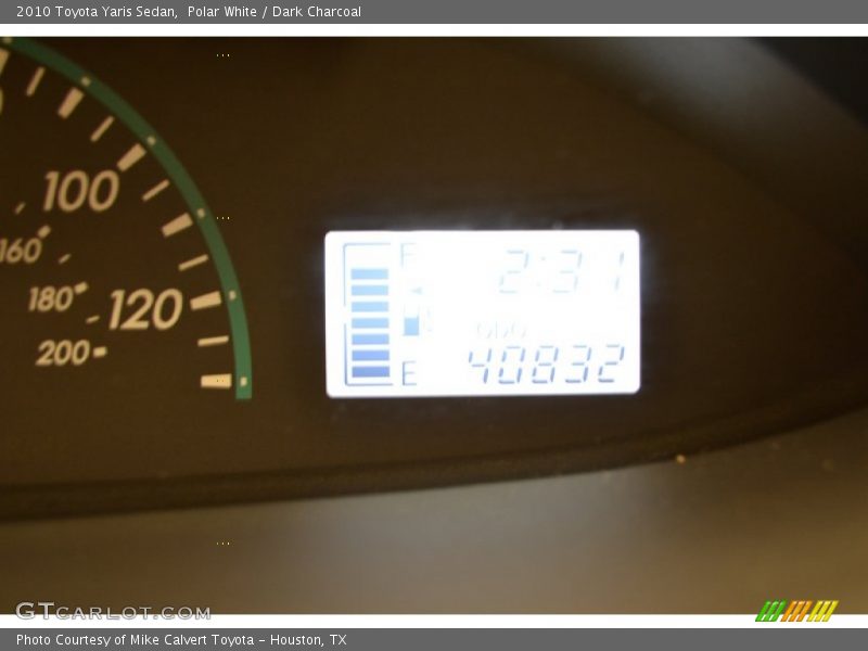 Polar White / Dark Charcoal 2010 Toyota Yaris Sedan