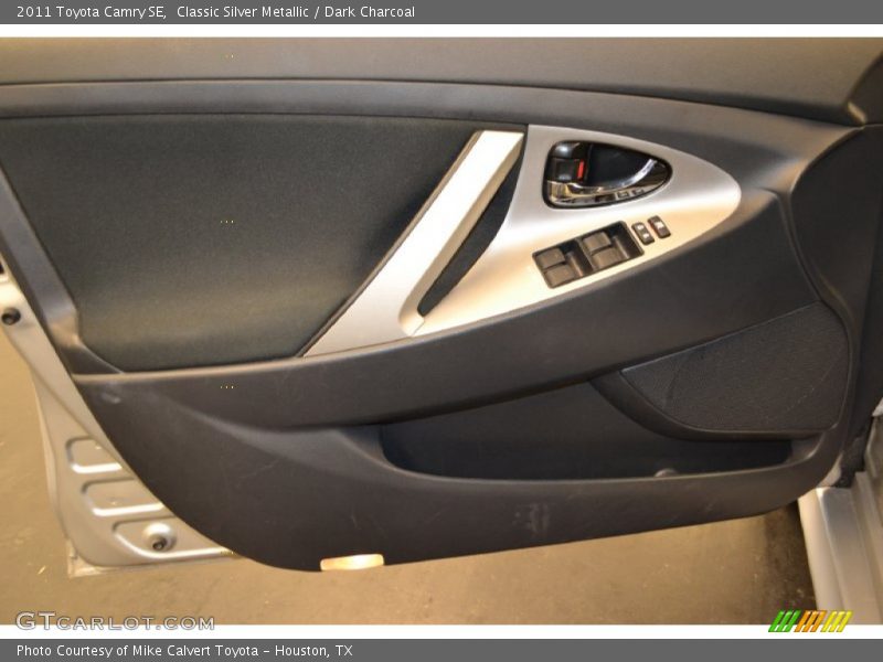 Classic Silver Metallic / Dark Charcoal 2011 Toyota Camry SE