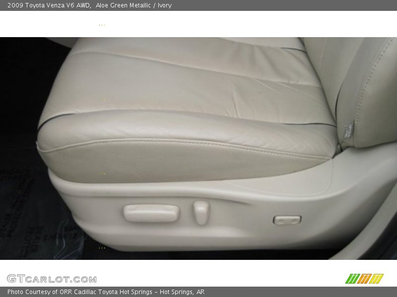 Aloe Green Metallic / Ivory 2009 Toyota Venza V6 AWD
