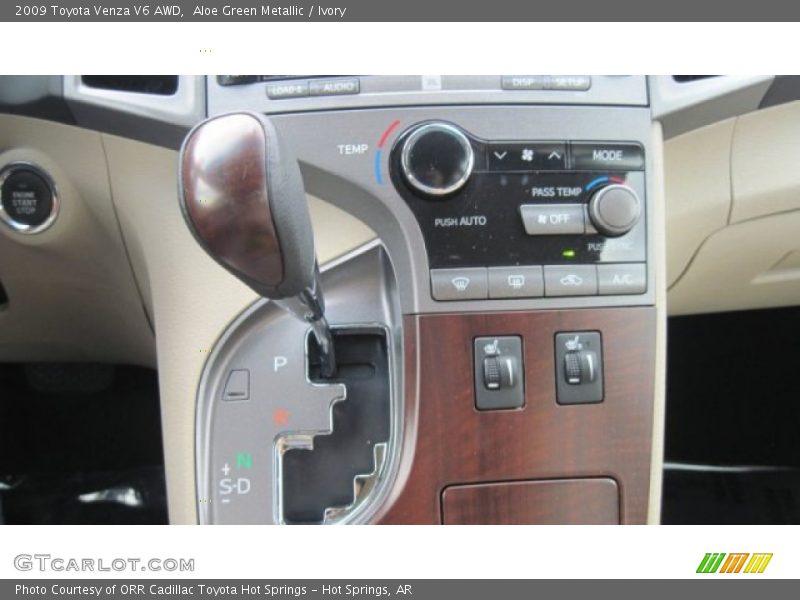 Aloe Green Metallic / Ivory 2009 Toyota Venza V6 AWD