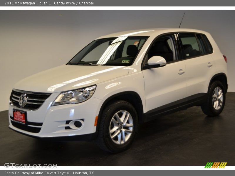 Candy White / Charcoal 2011 Volkswagen Tiguan S