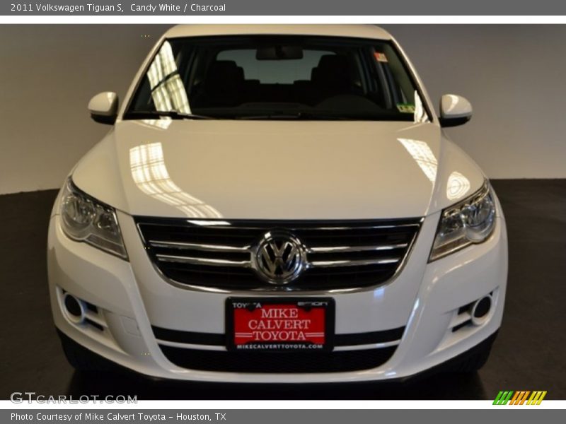 Candy White / Charcoal 2011 Volkswagen Tiguan S