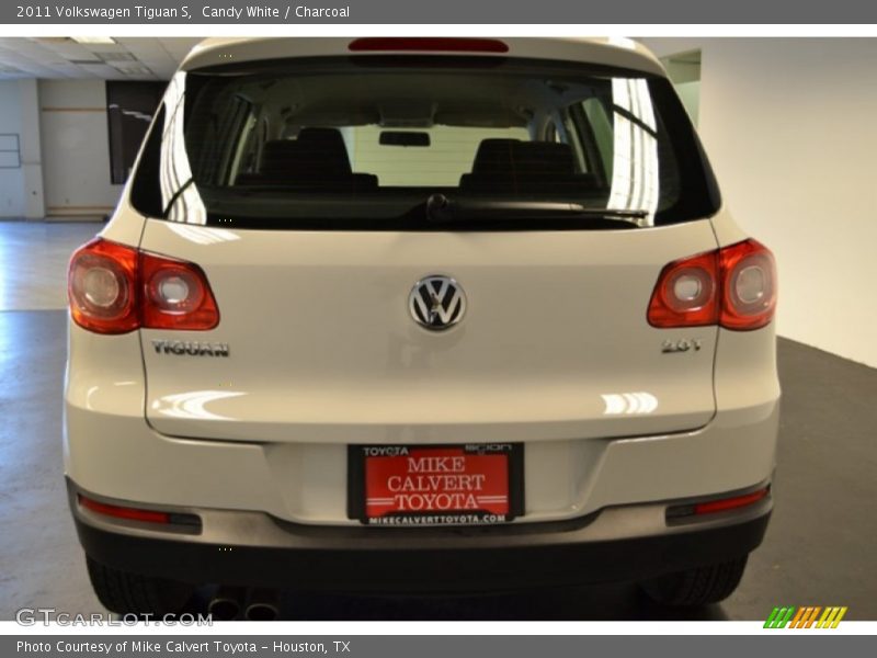 Candy White / Charcoal 2011 Volkswagen Tiguan S