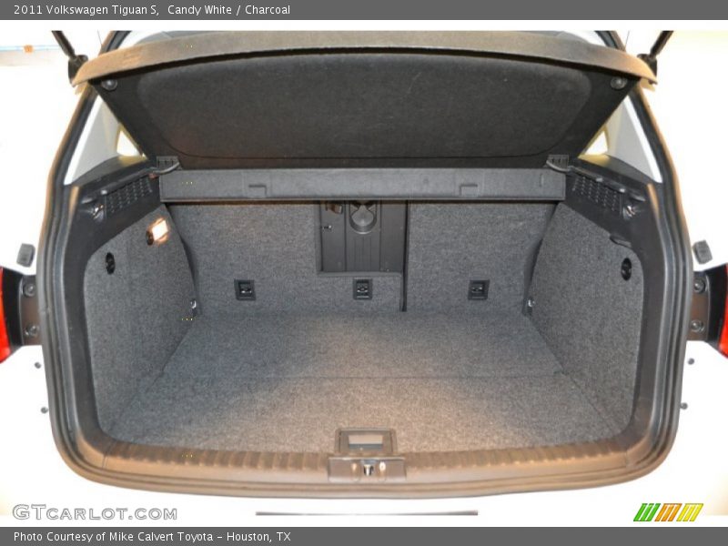 Candy White / Charcoal 2011 Volkswagen Tiguan S