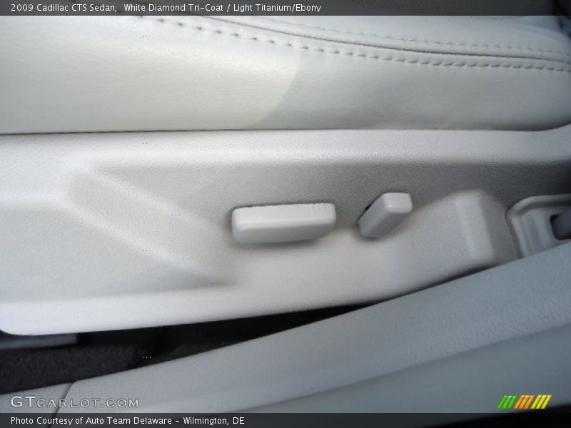 White Diamond Tri-Coat / Light Titanium/Ebony 2009 Cadillac CTS Sedan
