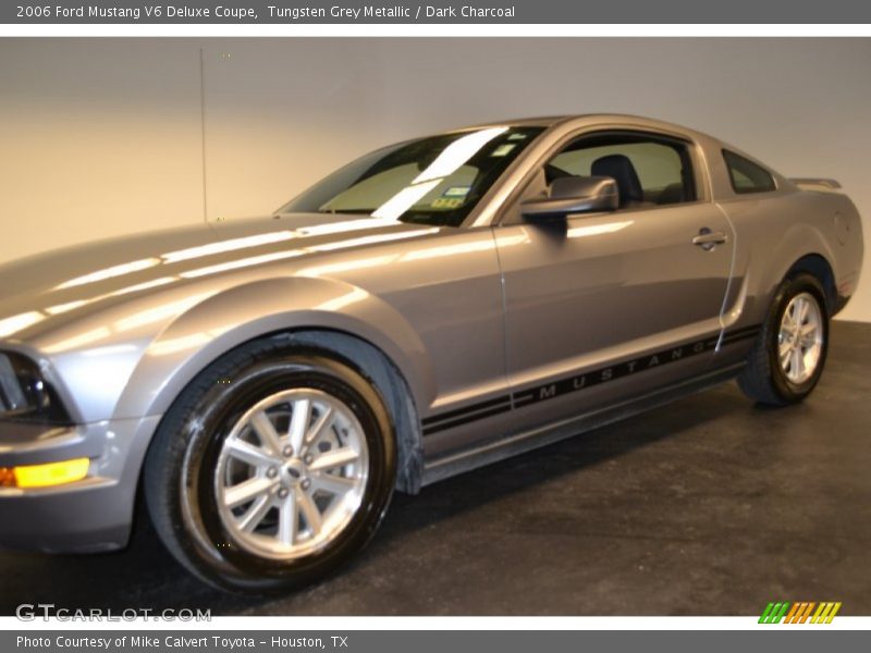 Tungsten Grey Metallic / Dark Charcoal 2006 Ford Mustang V6 Deluxe Coupe
