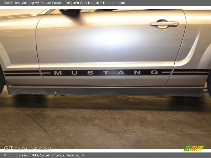 Tungsten Grey Metallic / Dark Charcoal 2006 Ford Mustang V6 Deluxe Coupe
