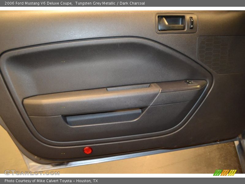 Tungsten Grey Metallic / Dark Charcoal 2006 Ford Mustang V6 Deluxe Coupe