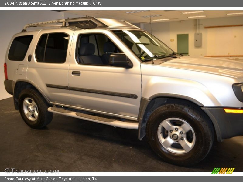 Silver Lightning Metallic / Gray 2004 Nissan Xterra XE