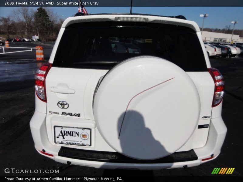 Super White / Ash Gray 2009 Toyota RAV4 V6 4WD